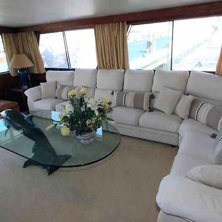 Hotel Yacht Our Alissa 산트 아드리아 데 베소스 외부 사진
