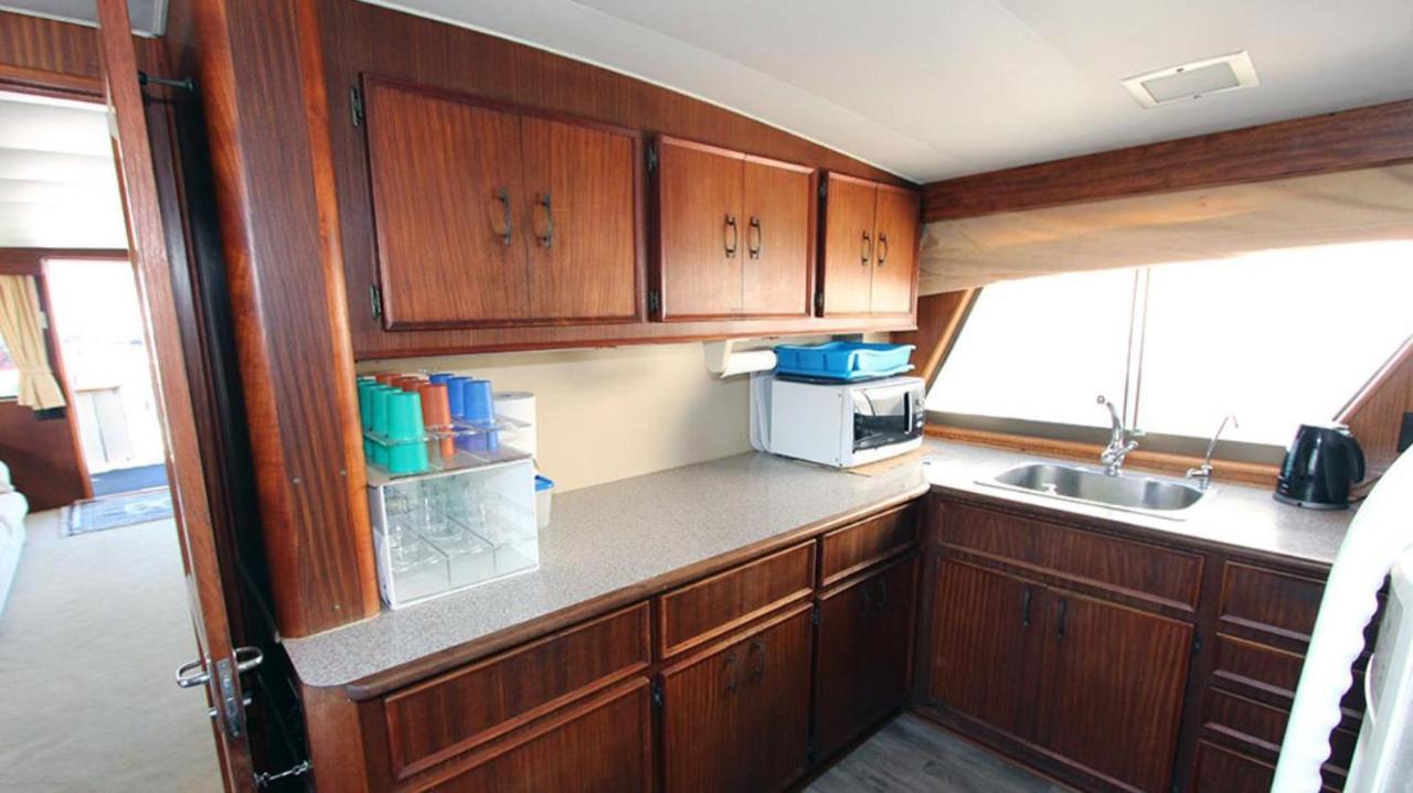 Hotel Yacht Our Alissa 산트 아드리아 데 베소스 외부 사진