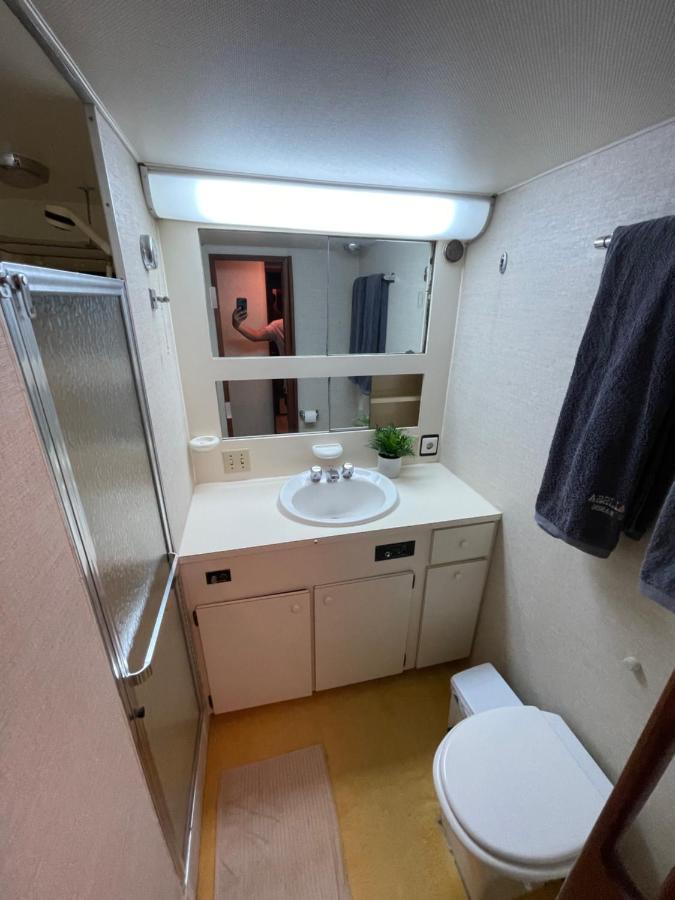 Hotel Yacht Our Alissa 산트 아드리아 데 베소스 외부 사진