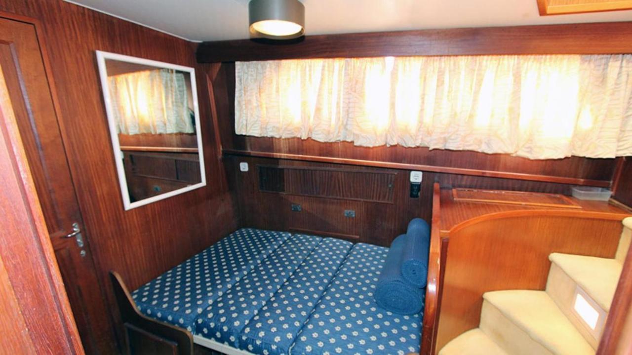 Hotel Yacht Our Alissa 산트 아드리아 데 베소스 외부 사진