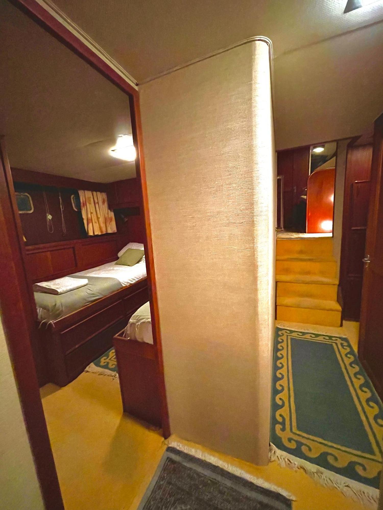 Hotel Yacht Our Alissa 산트 아드리아 데 베소스 외부 사진