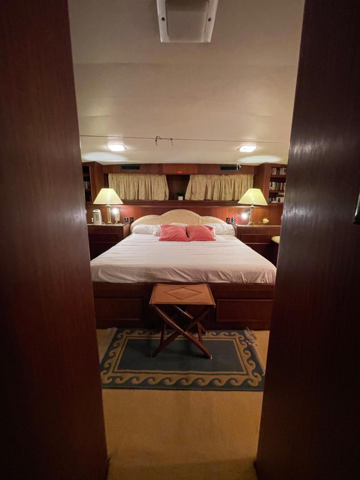 Hotel Yacht Our Alissa 산트 아드리아 데 베소스 외부 사진